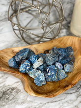 Load image into Gallery viewer, Blue Apatite Healing Crystal